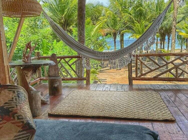 هتل Tortuga Bay Eco