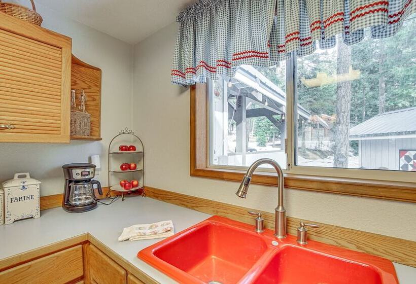 Washington Mountain Cabin: 1 Mi To Lake Cle Elum