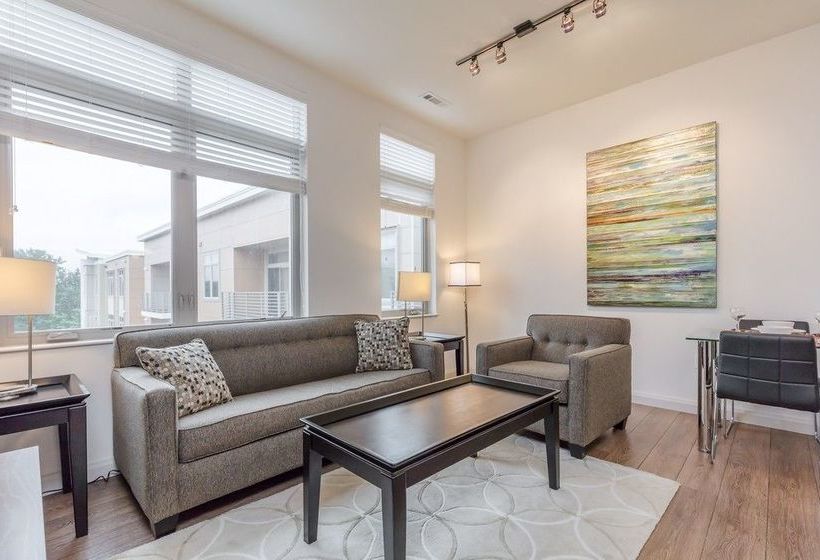 Global Luxury Suites At The Charles River