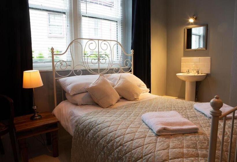 簡易ホテル Kings Arms