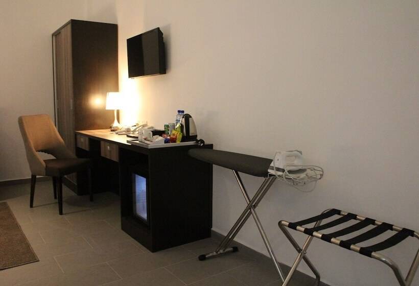 هتل Royal Agate Beach Resort