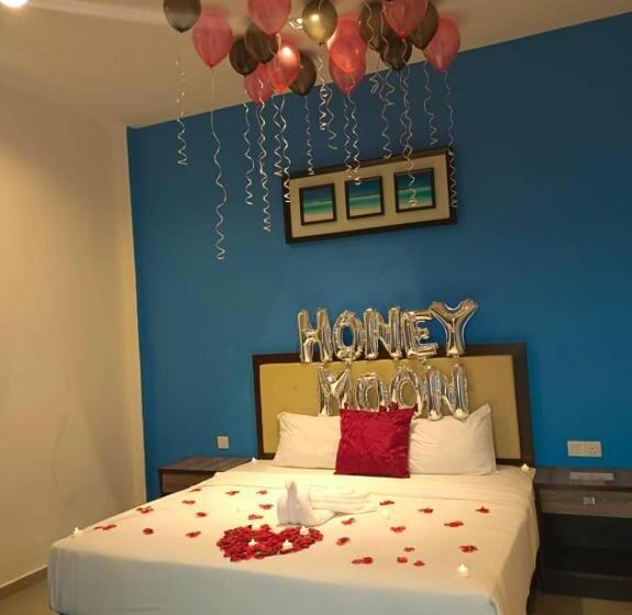 هتل Royal Agate Beach Resort