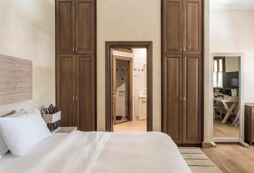 Villa Veneziano Suites & Villa