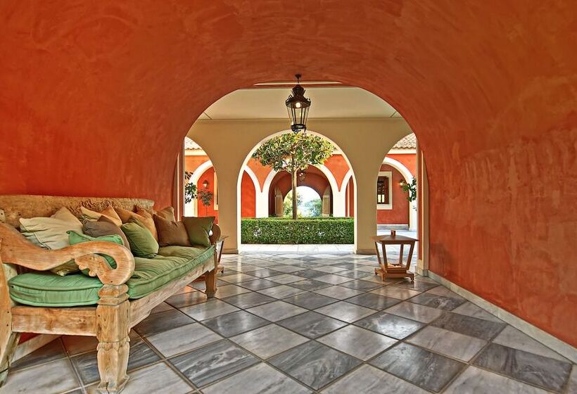 Villa Veneziano Suites & Villa