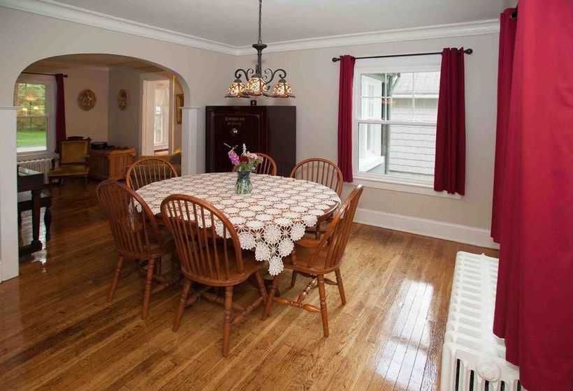 Enchanted Cottage On Glen  Entire House Rental