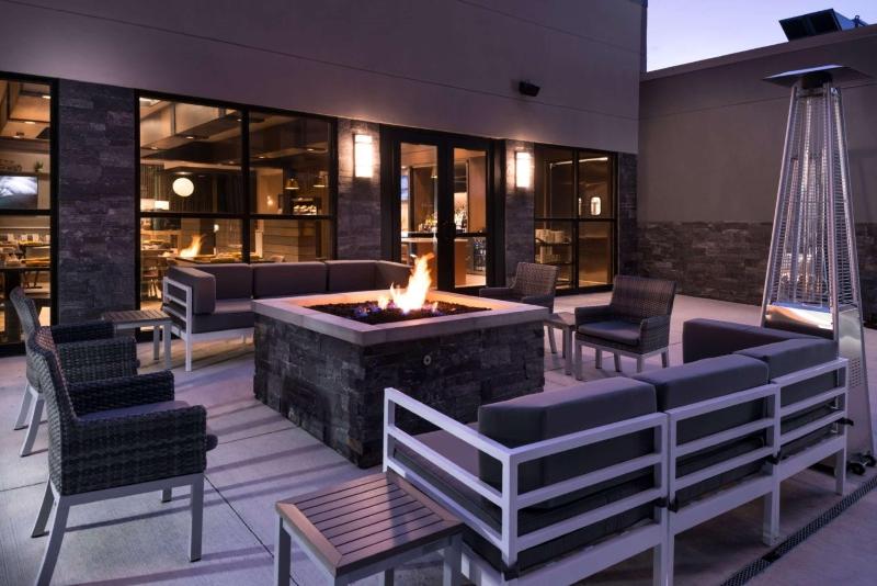 בית מלון כפרי Doubletree By Hilton Lafayette East, In