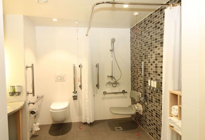 هتل Hampton By Hilton London Docklands