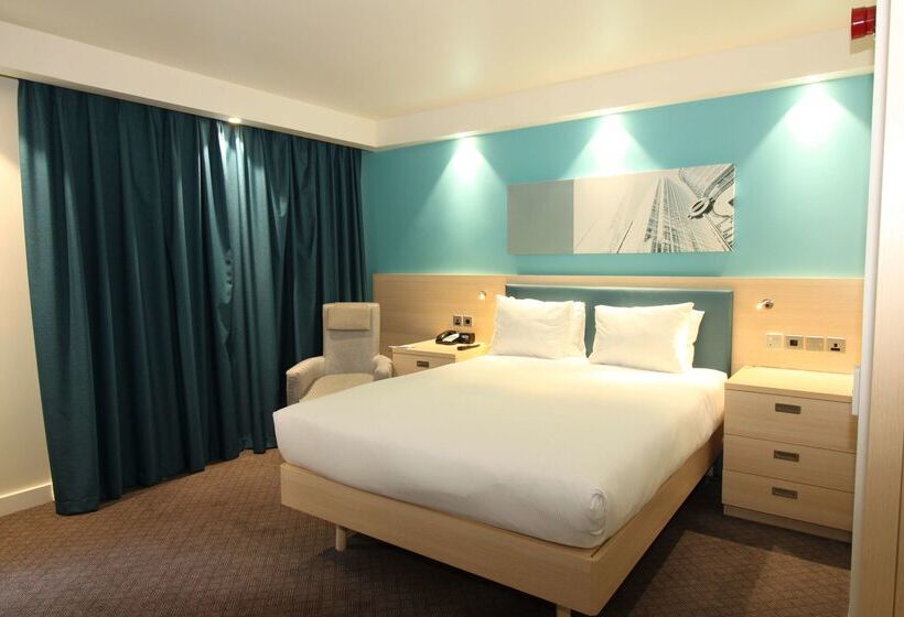 هتل Hampton By Hilton London Docklands