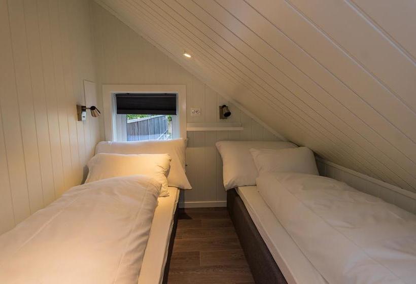 모텔 Krøgeneslåven Microtel