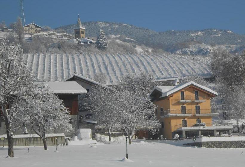 مبيت وإفطار Affittacamere Les Noyers