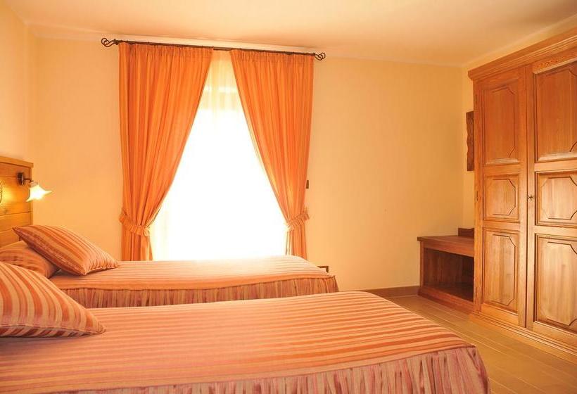 مبيت وإفطار Affittacamere Les Noyers