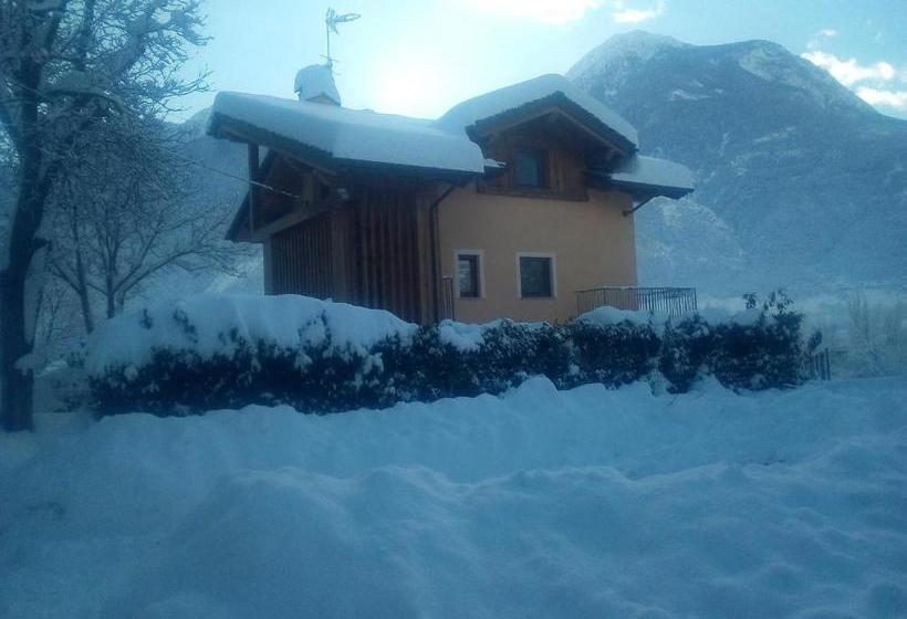 مبيت وإفطار Affittacamere Les Noyers