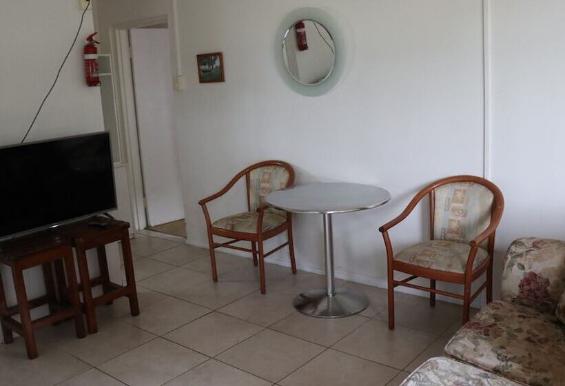 Beerwah Glasshouse Motel