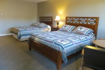 Fundy Line Motel