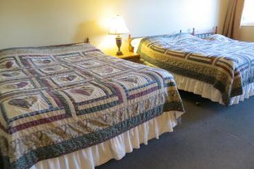 Fundy Line Motel