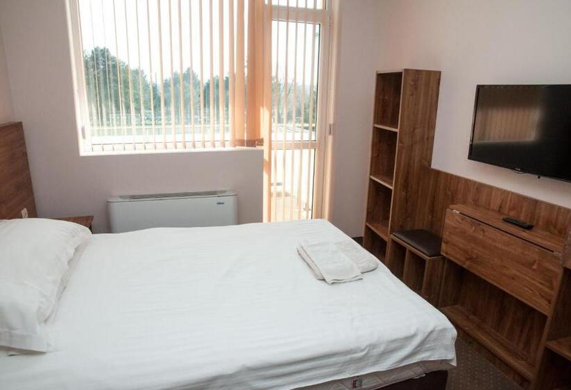 Hostel Izida 2