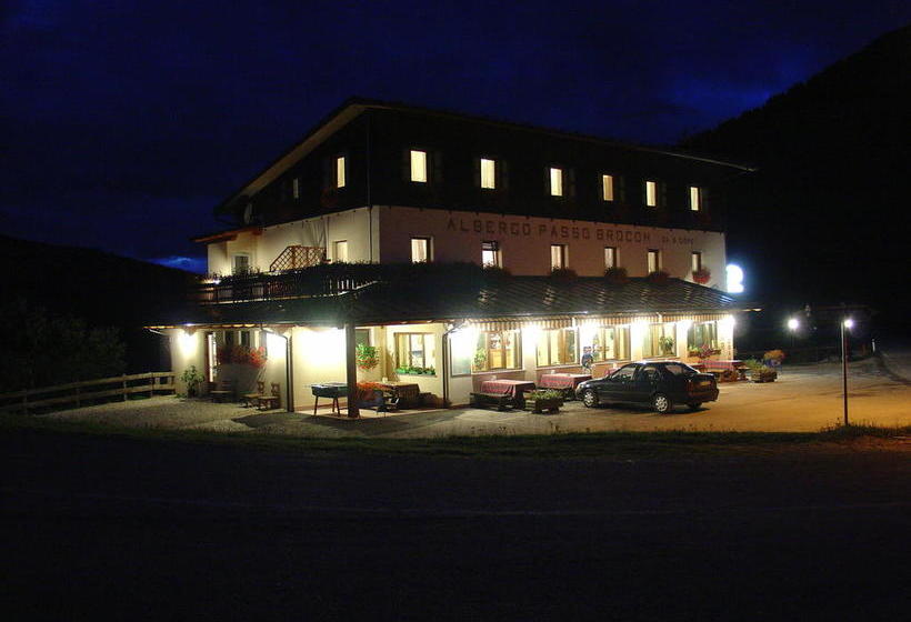 فندق Albergo Passo Brocon