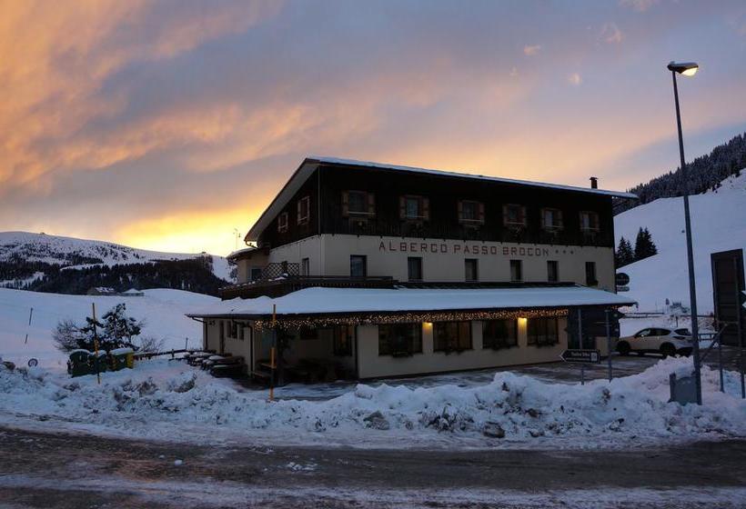 فندق Albergo Passo Brocon