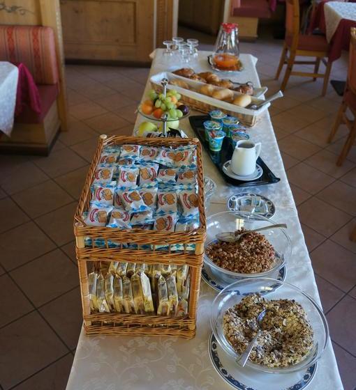 فندق Albergo Passo Brocon