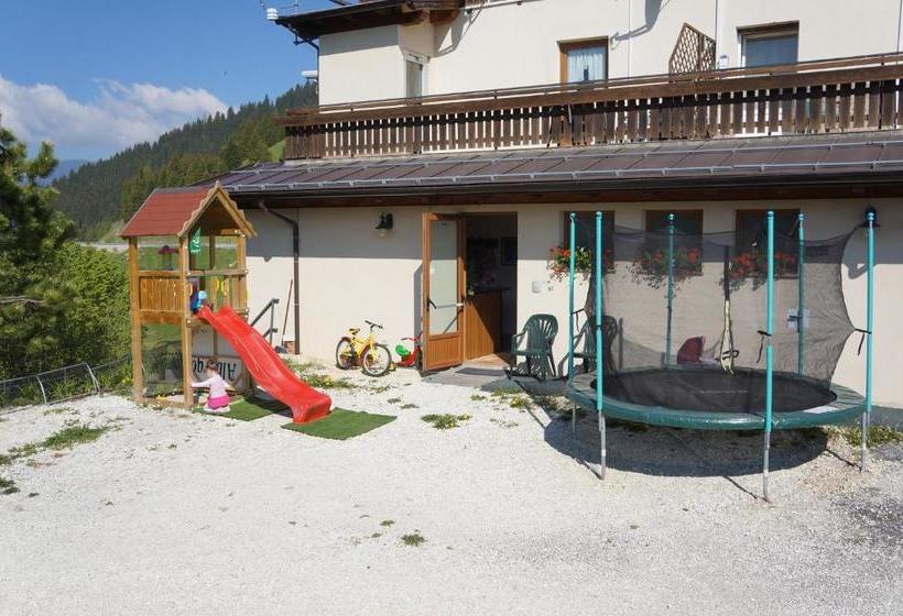 فندق Albergo Passo Brocon