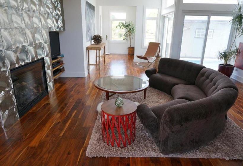 On The 6 Bed And Breakfast