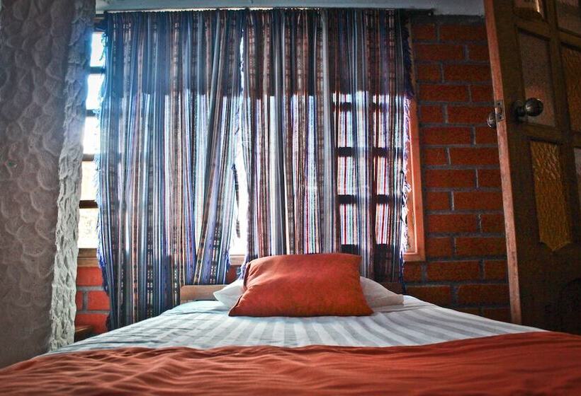 هتل Erupcion Backpackers Hostel