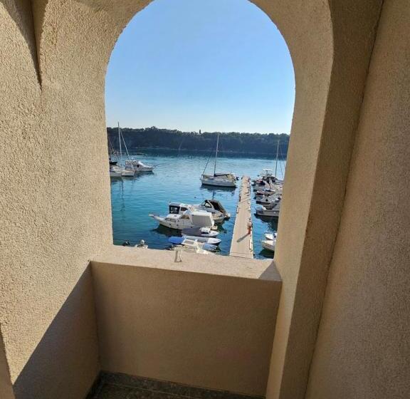 تختخواب و صبحانه Villa Gaj