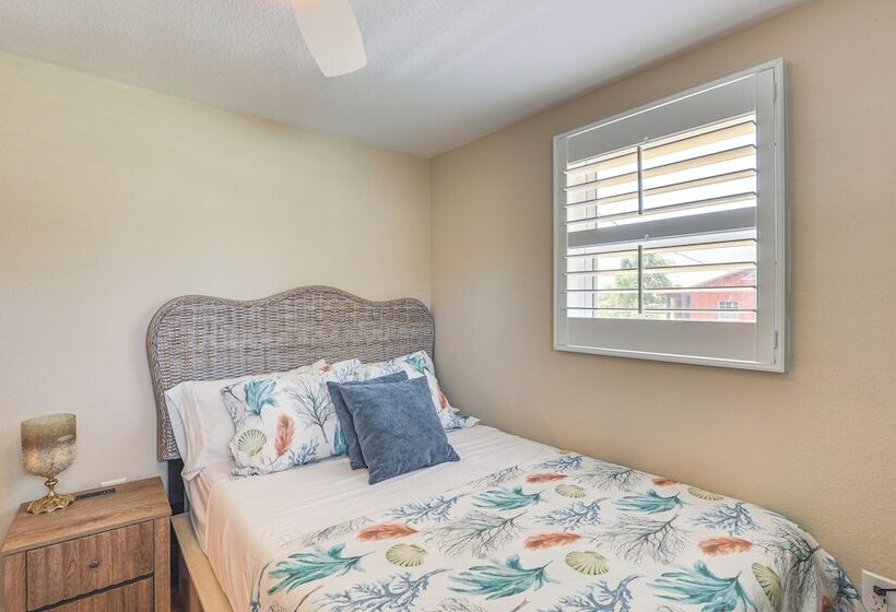 Canal Front Horseshoe Beach Home W/ Private Dock!