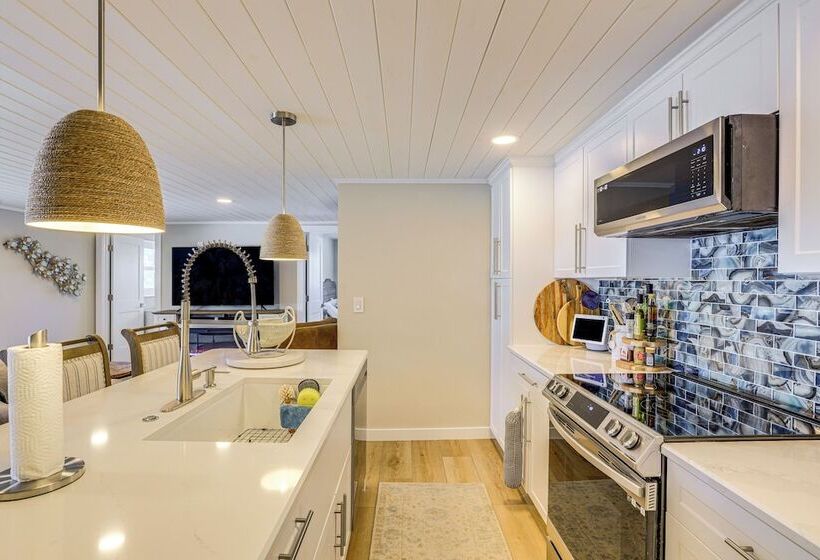 Canal Front Horseshoe Beach Home W/ Private Dock!