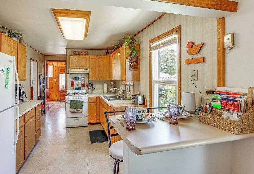 Cozy Dove Creek Cottage W/ Patio & Spacious Yard