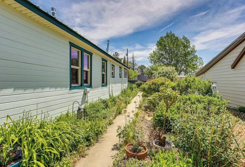 Cozy Dove Creek Cottage W/ Patio & Spacious Yard