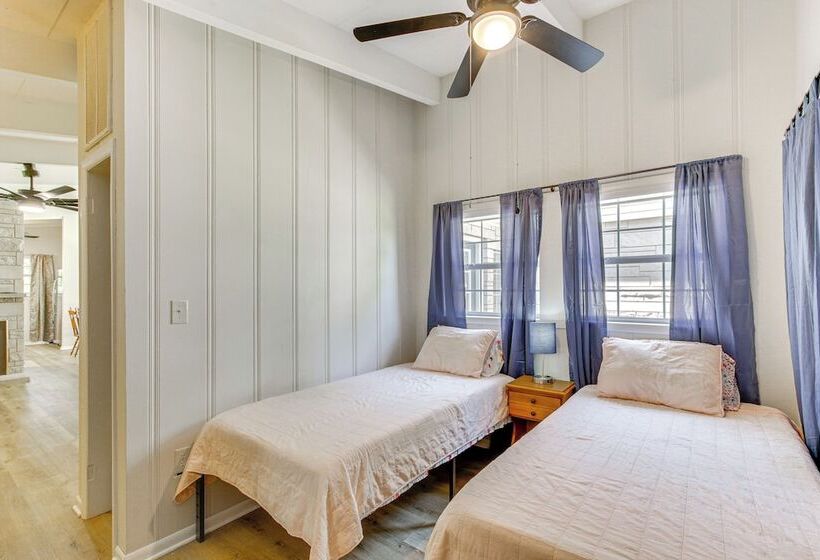 Expansive Florence Home ~ 6 Mi To Downtown!