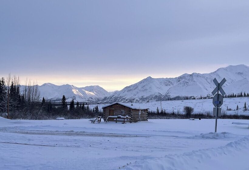 فندق Cantwell Cabins