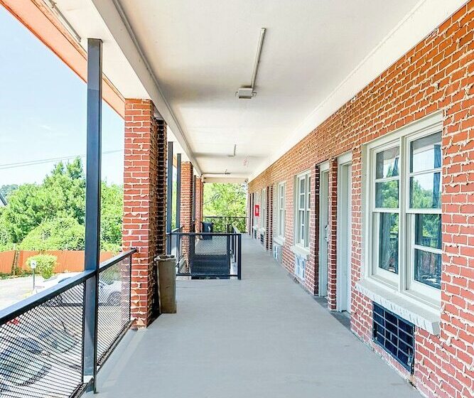 فندق Sunrise Inn By Oyo Albany