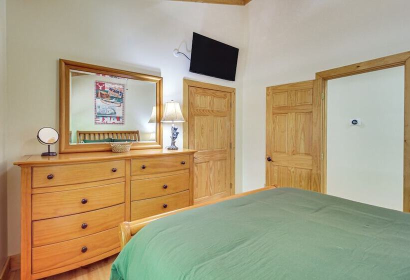 North Georgia Mountains Cabin W/ Beach Access