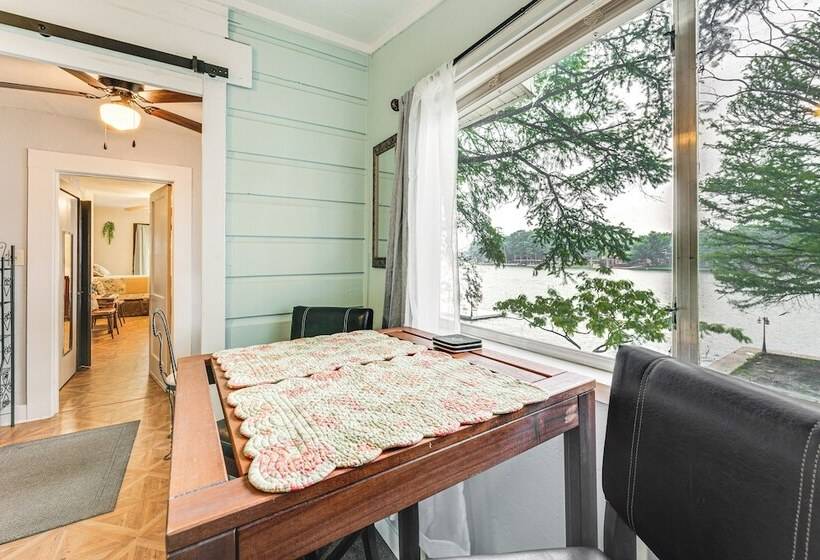 Lakefront Cottage In Clear Springs W/ Deck & Patio