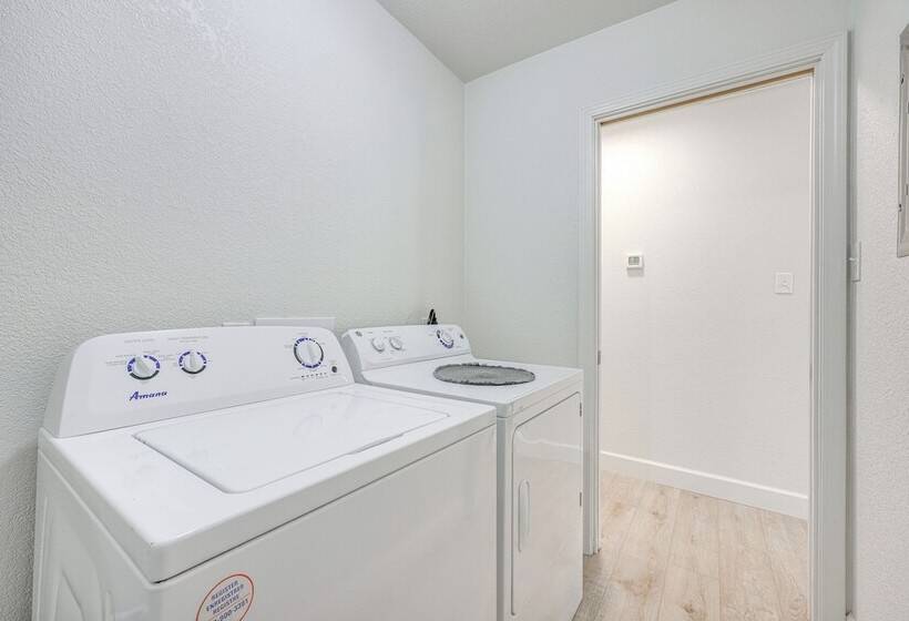 Modern Seguin Home: Steps To Trails & Park West!