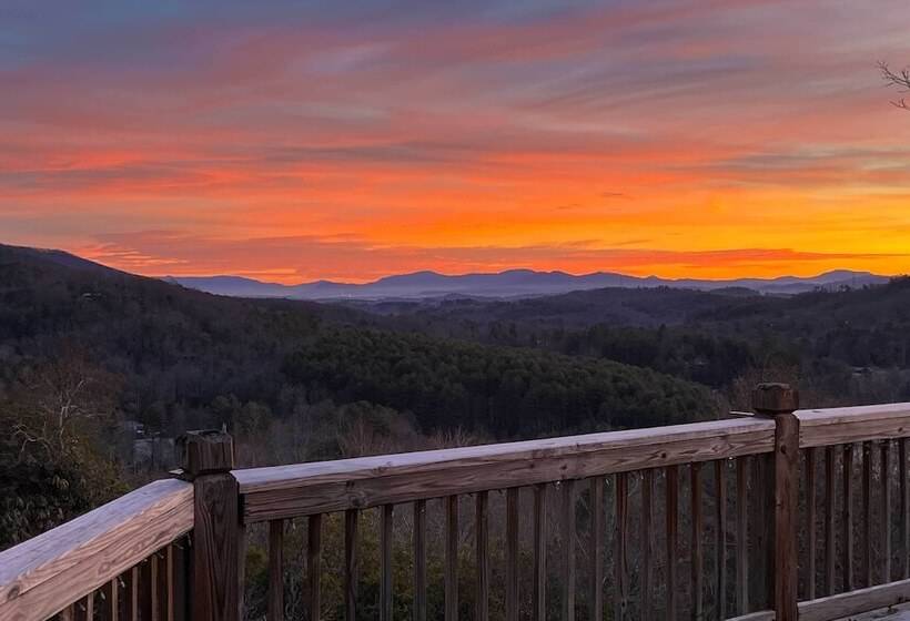 Pisgah Forest Home W/ Large Deck & Mountain Views!