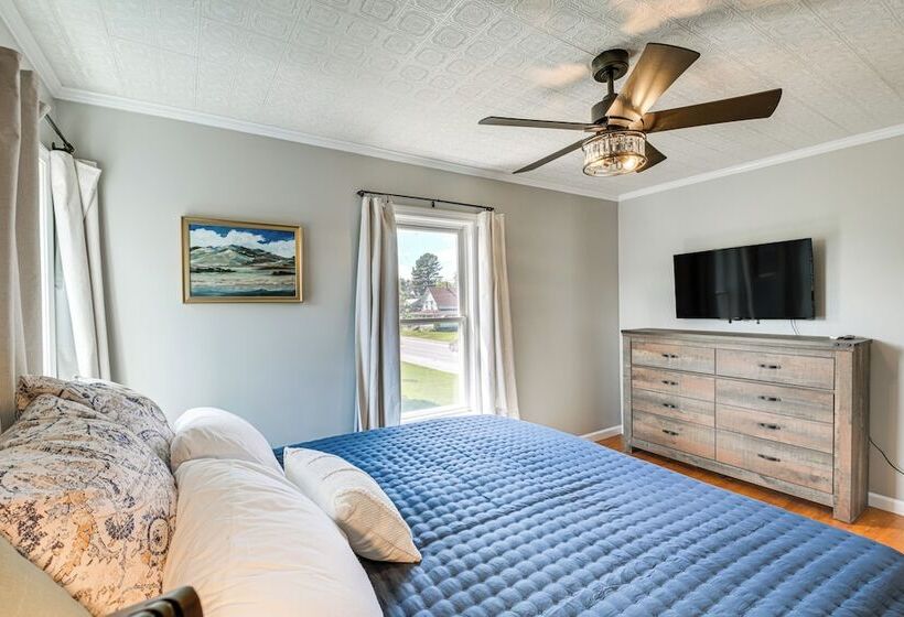 Presque Isle Home W/ Screened Porch Near River!