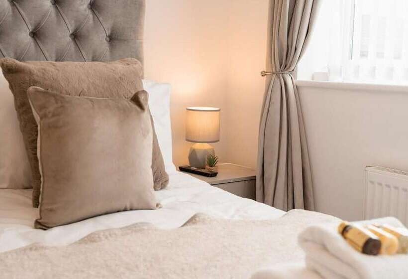 إقامة Convenient Wirral Retreat
