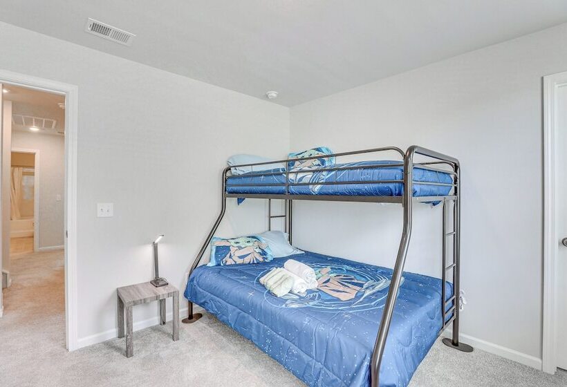 Patio & Backyard: Spacious Home In Moncks Corner