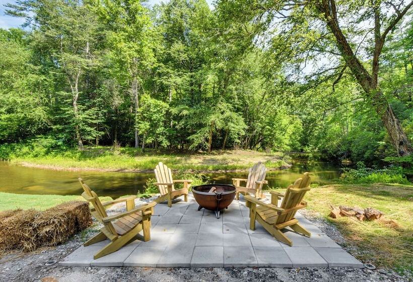 The Cabin At Dukes Creek  W/ Fire Pit & Hot Tub!