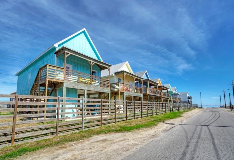 Shared Pool W/ Bay Views, Boat Dock Fishing Big Slough By Avantstay