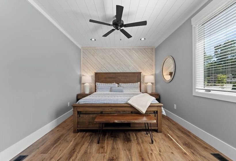 Black Bear & Blue Heron By Avantstay 2 Lakefront Homes, Sleeps 43 Pool, Dock, Theater