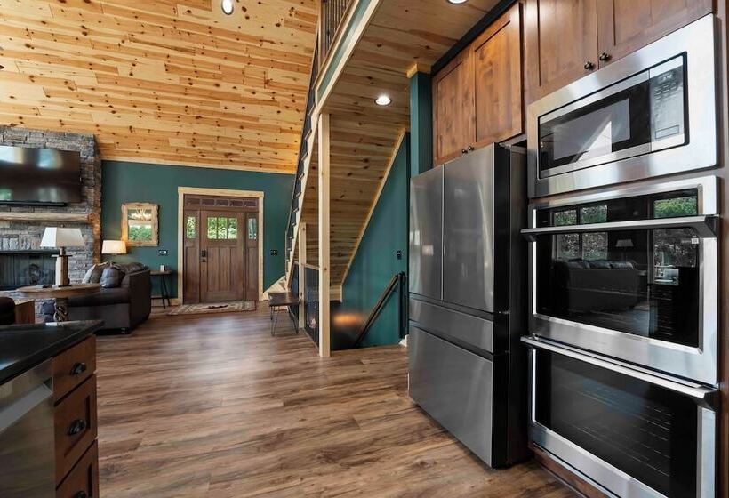 Black Bear & Blue Heron By Avantstay 2 Lakefront Homes, Sleeps 43 Pool, Dock, Theater