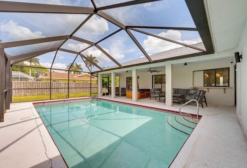 Chic Naples Home W/ Pool & Hot Tub, 4 Mi To Beach!