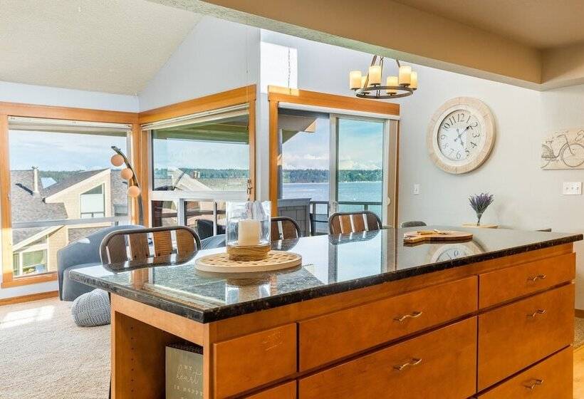 Coastal Chic Beach Condo By Avantstay Balcony