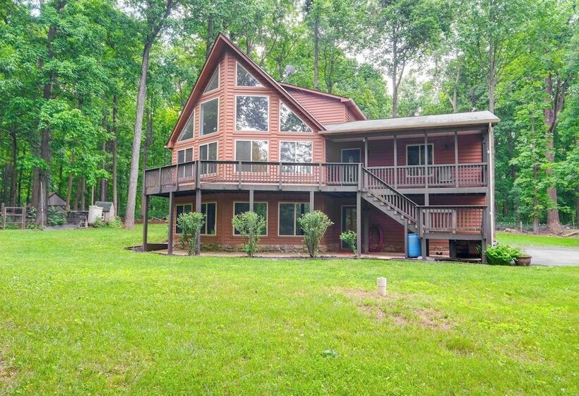 Linden Family Home W/ Yard < 5 Mi To Wineries!