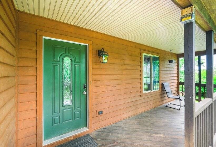 Linden Family Home W/ Yard < 5 Mi To Wineries!