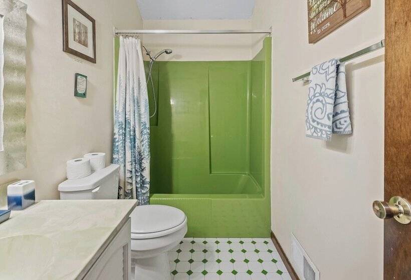 Mountain Must Have By Avantstay Indoor Hot Tub, Game Room & Fire Pit!